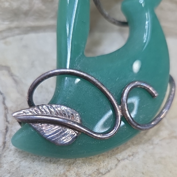 Sterling Silver Jadite Letter B Leaf Pendant - Picture 4 of 8